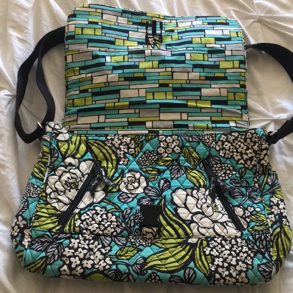 Vera Bradley messenger bag/backpack - Picture 3 of 5